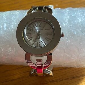 Varsales Silver Tone Women's Bracelet Watch - Silver Dial